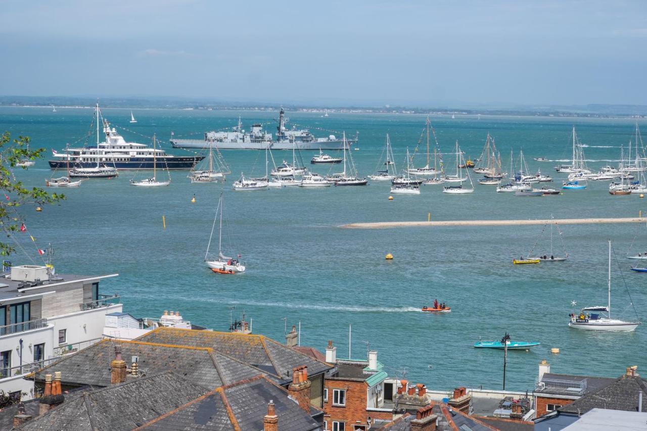 Cliffhanger 18 Castle Road Cowes  Extérieur photo
