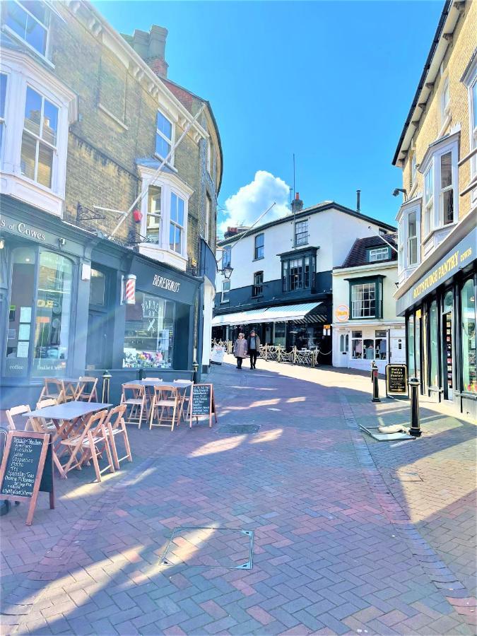 Cliffhanger 18 Castle Road Cowes  Extérieur photo