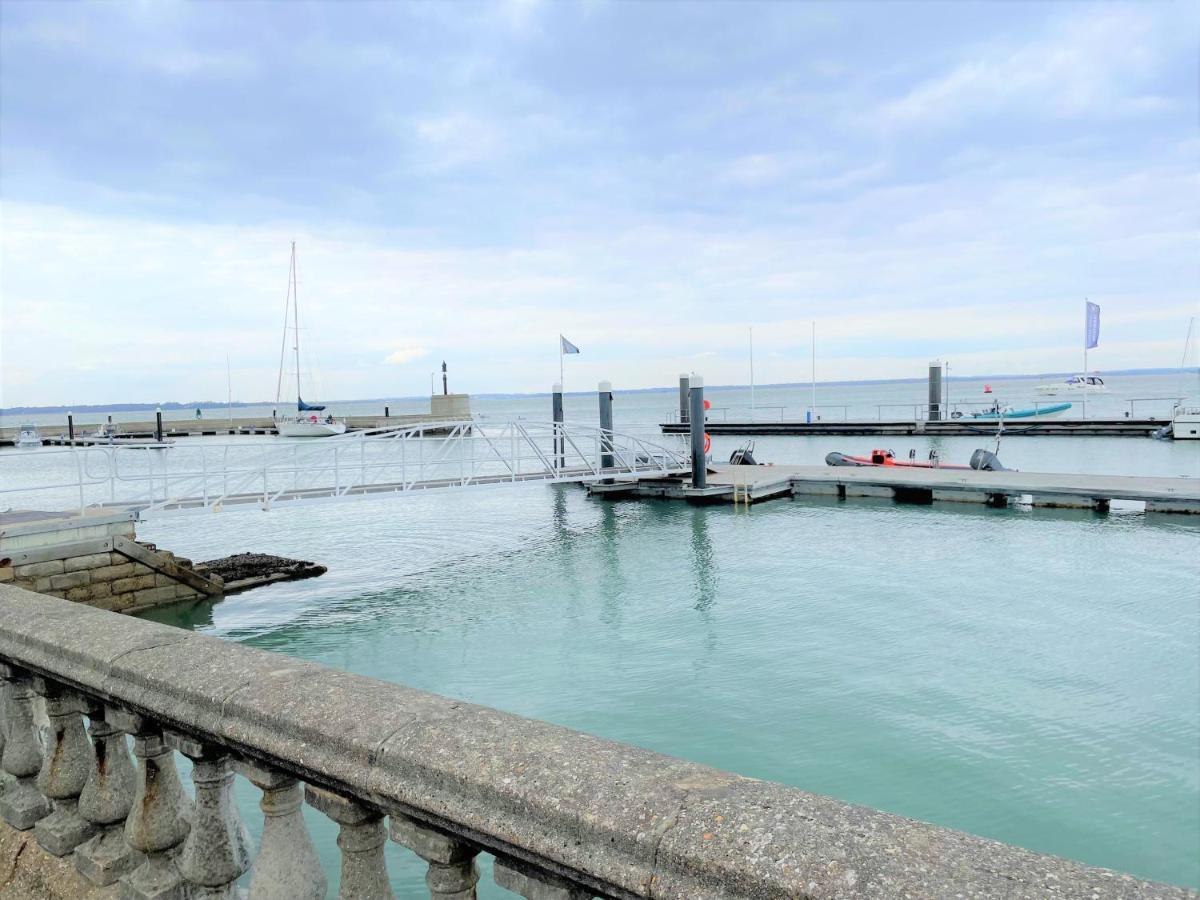 Cliffhanger 18 Castle Road Cowes  Extérieur photo
