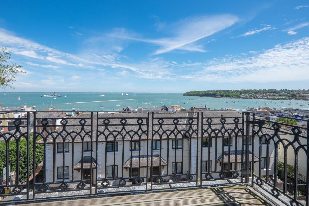 Cliffhanger 18 Castle Road Cowes  Extérieur photo