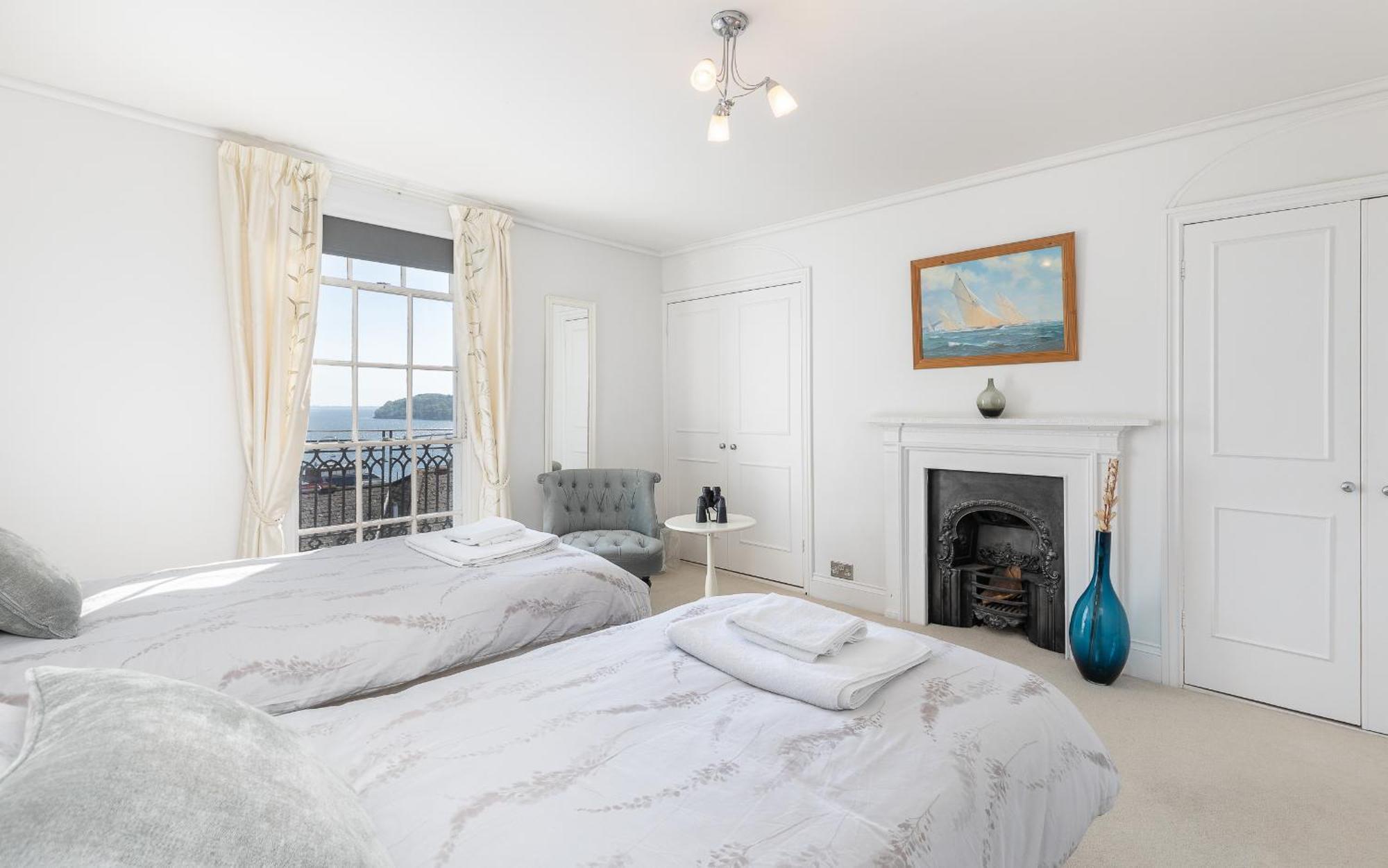 Cliffhanger 18 Castle Road Cowes  Extérieur photo