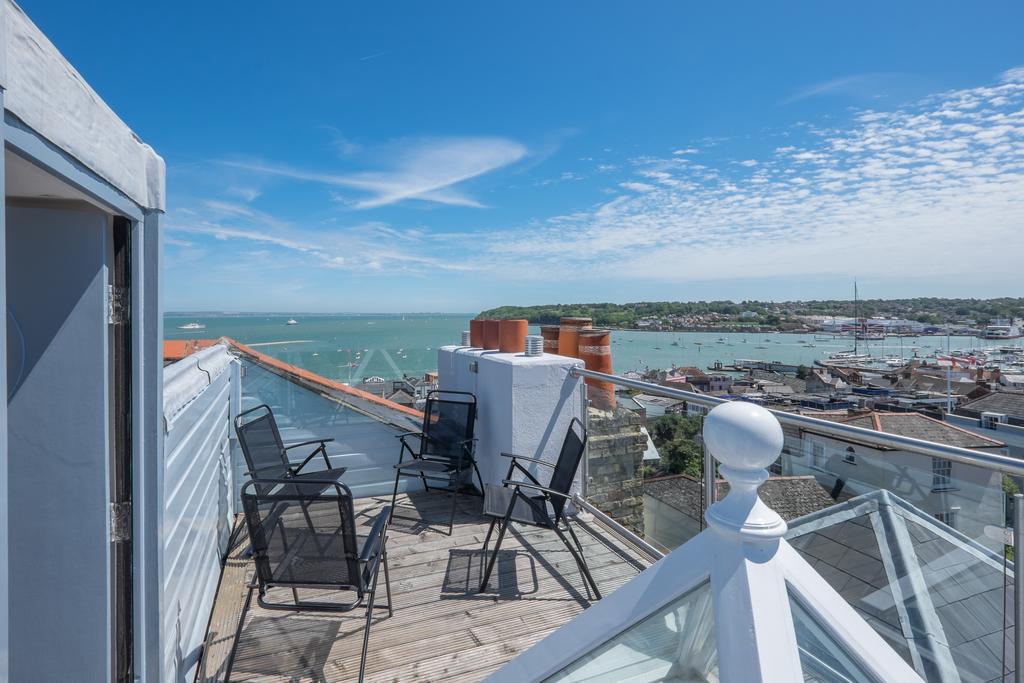 Cliffhanger 18 Castle Road Cowes  Extérieur photo